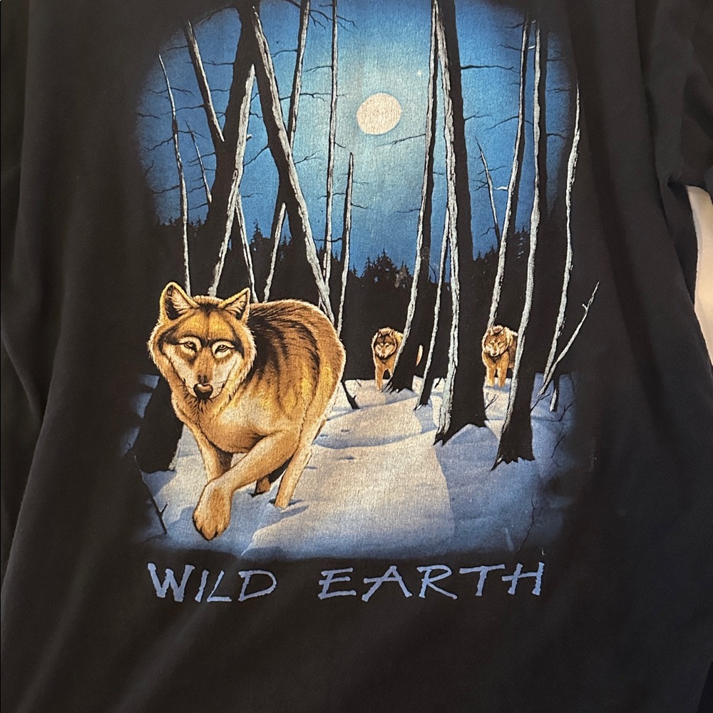 Vintage wolf graphic tee — oversized / Y2K